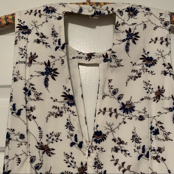 Sleeveless Skater Dress - Picture 4 of 5